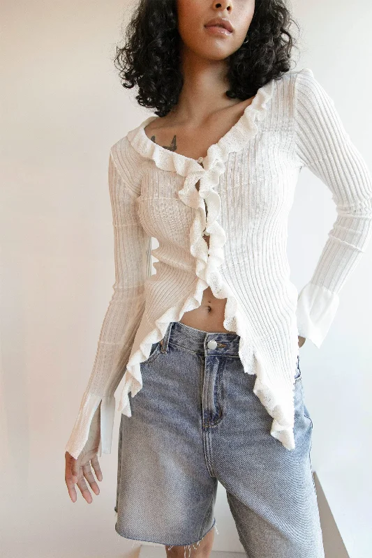 RUFFLED V-NECK LONG SLEEVE TOP